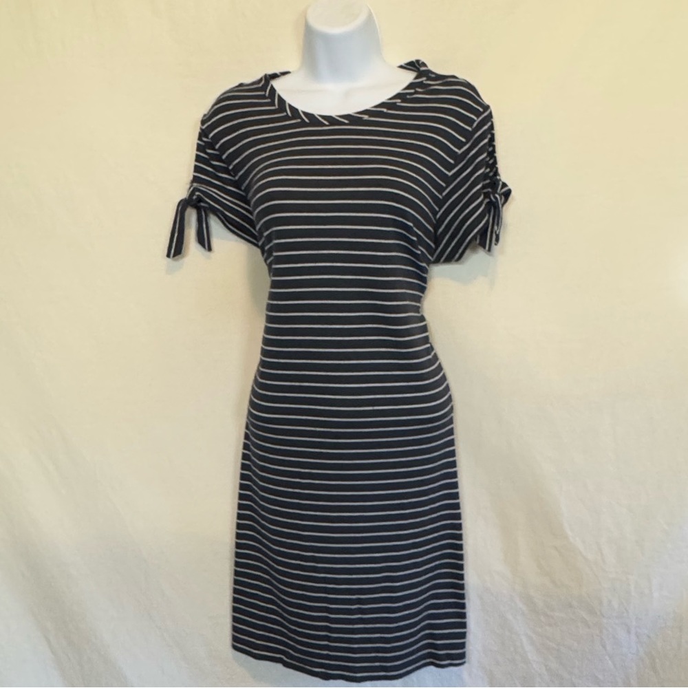 D-97 LC Lauren Conrad Black & White Stripe Short Sleeve MIDI Dress Size XL